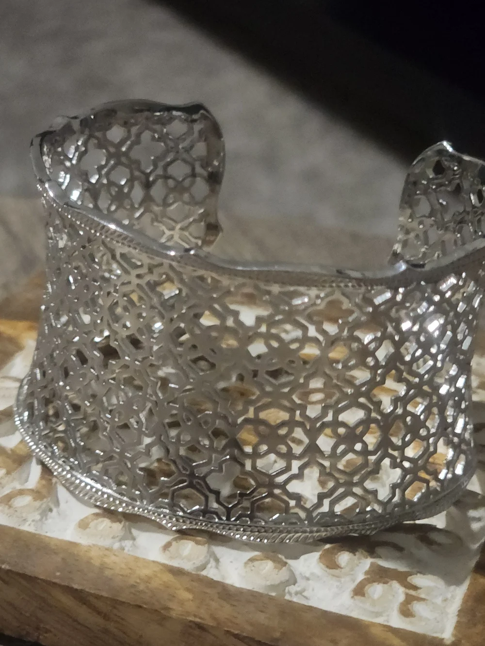 Kendra Scott intricate metal